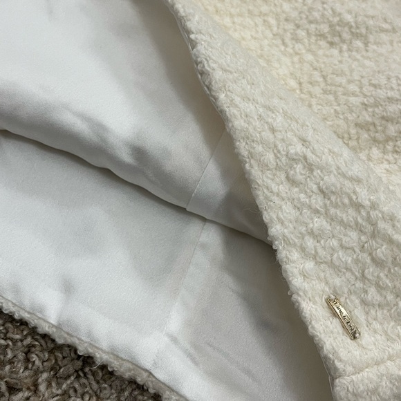 Line and dot - Picture 5 of 12